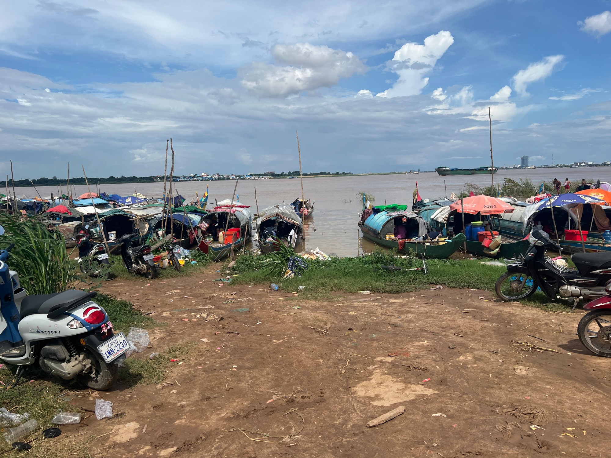 Phnom Penh Pictures